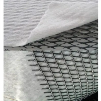 What are the requirements for the construction method of geocomposite drainage network