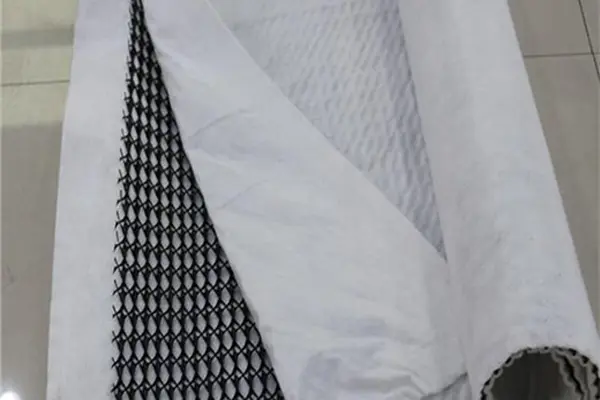 How to install corrugated composite drainage net mat
