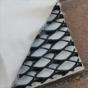 Three-dimensional composite drainage network