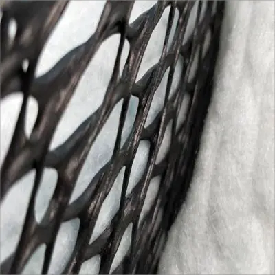 Can three-dimensional drainage net be used on retaining walls
