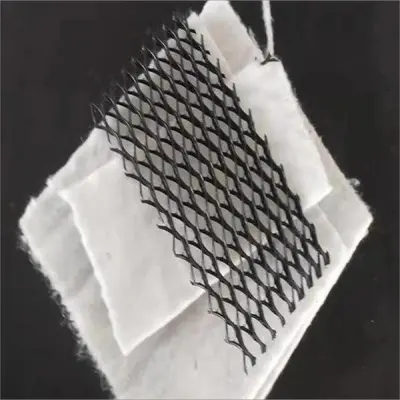 What is the overlap width of the composite drainage net