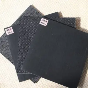 Rough geomembrane