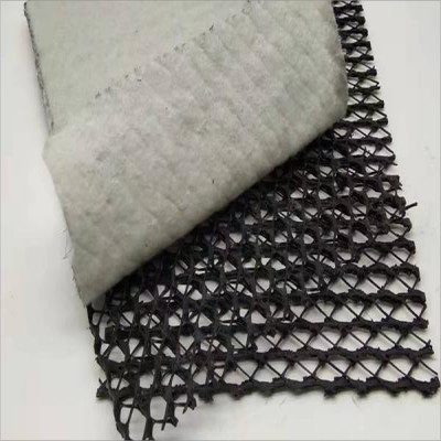 Three-dimensional composite drainage net overlap